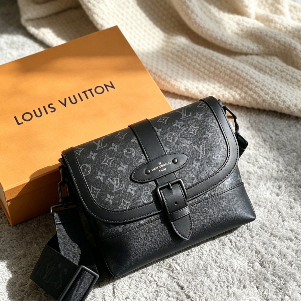 Louis Vuitton Messenger PM Bag